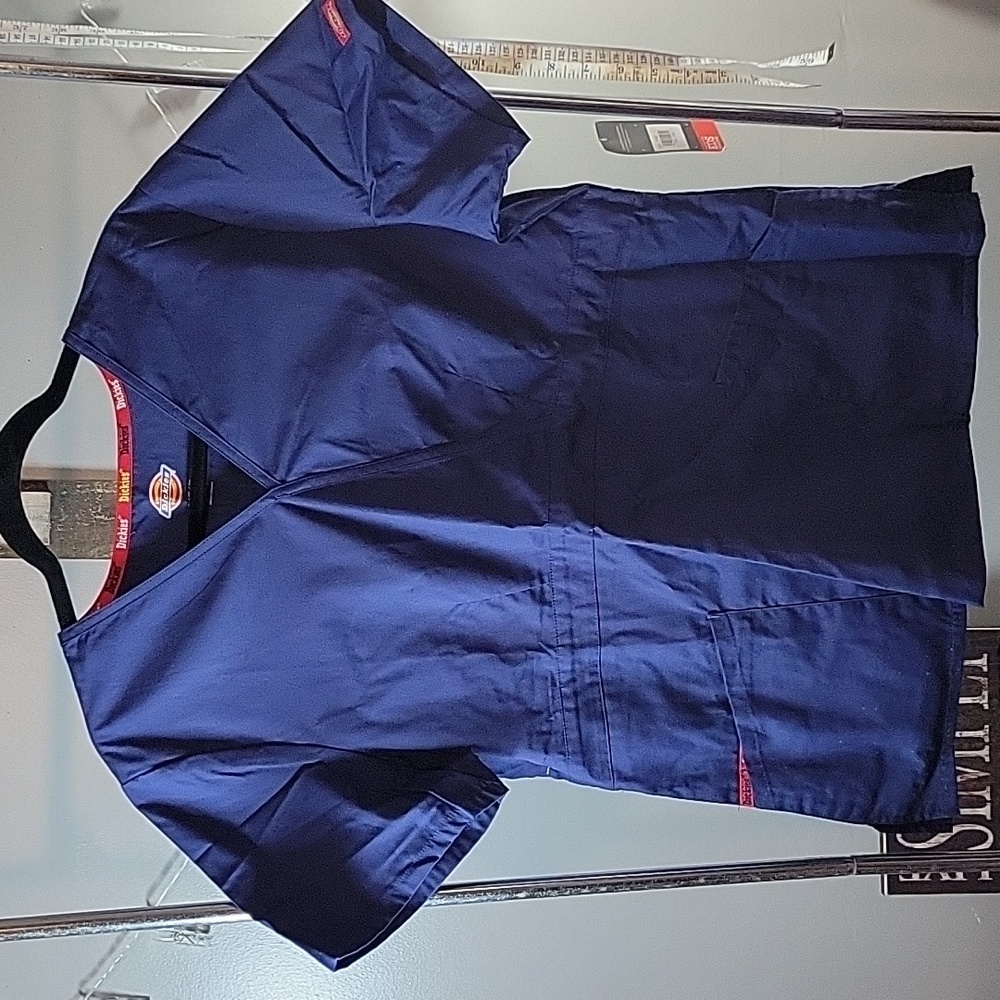 Scrub top NWT